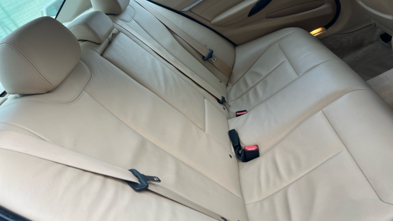 BMW 3 Series 330d xDrive Luxury 4dr Step Auto Diesel Saloon